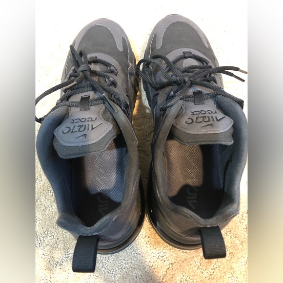 Nike Air Max 270 React Black Oil Grey Size 9.5 - Picture 5 of 11